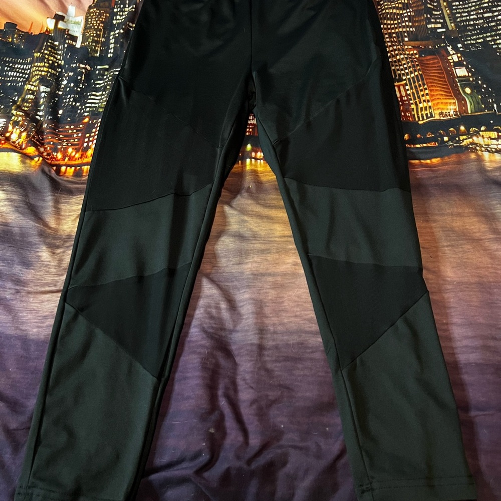 Black leggings